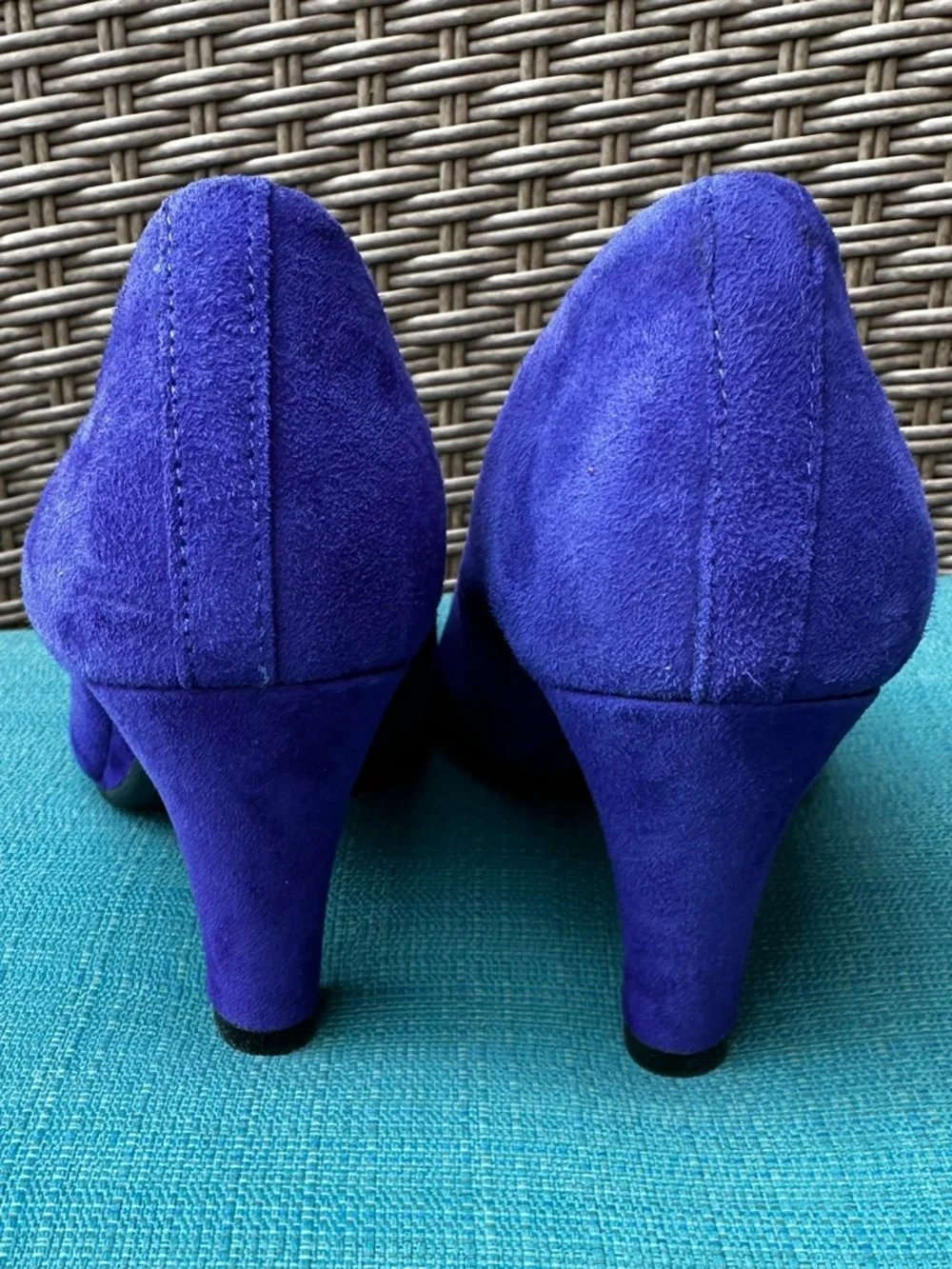 AEROSOLES bold royal